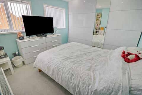 30 Corran Garth, Hull, HU4 7HE