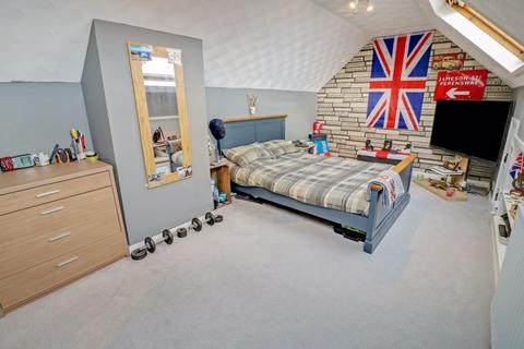 30 Corran Garth, Hull, HU4 7HE