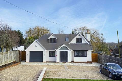 4 bedroom detached house for sale, Chessington
