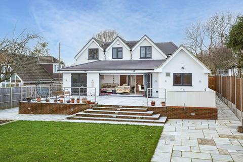 4 bedroom detached house for sale, Chessington