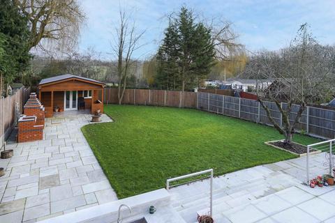 4 bedroom detached house for sale, Chessington