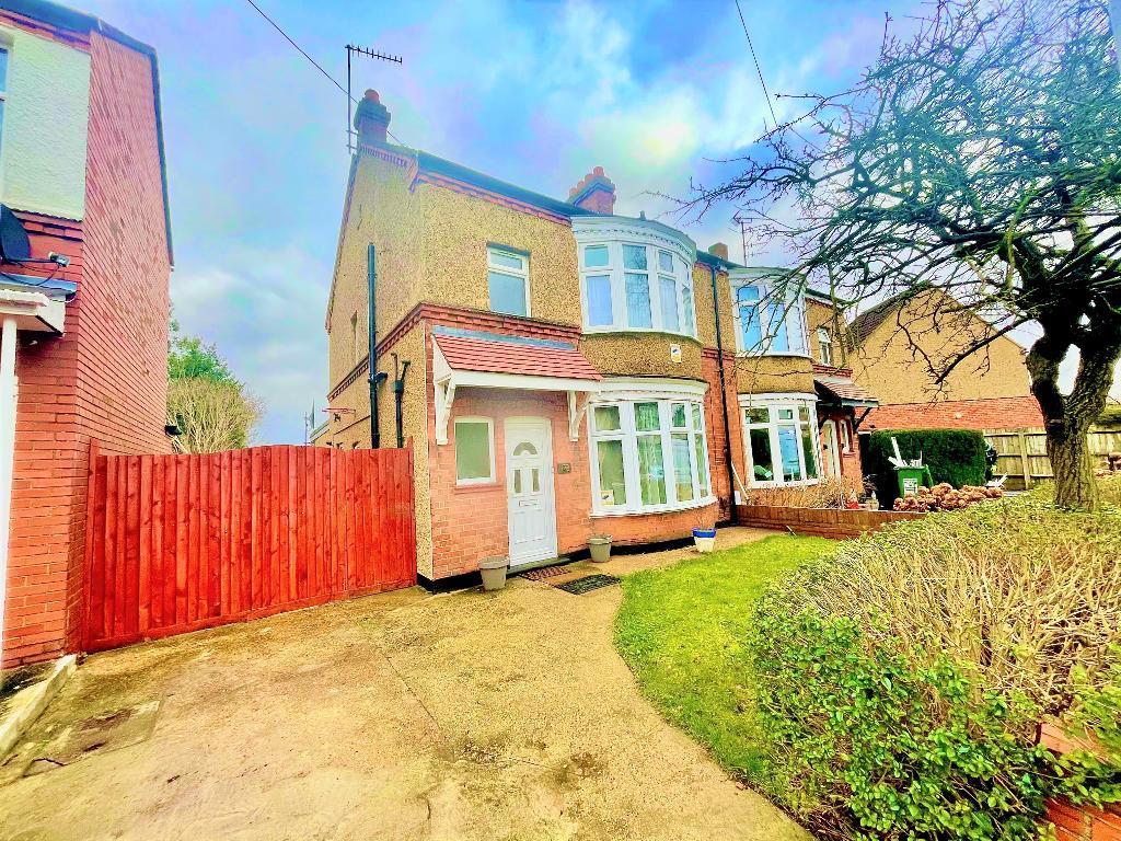 Alexandra Avenue, Old Bedford Road Area, Luton, Beds, LU3 1HJ 3 bed