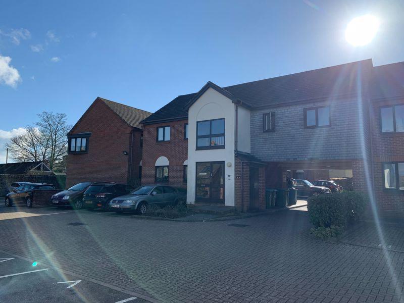 Mead Lane, Bognor Regis 2 bed apartment £825 pcm (£190 pw)