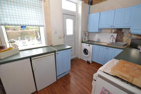 14 Pearson Row, Wyke, Bradford, BD12 9PL