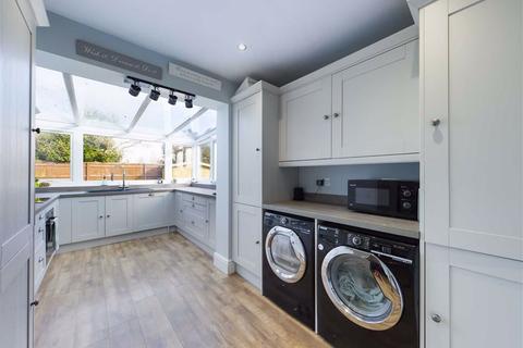 15 Orchard Rise, Tibberton, Gloucester, GL19 3AT