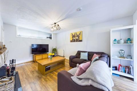 15 Orchard Rise, Tibberton, Gloucester, GL19 3AT