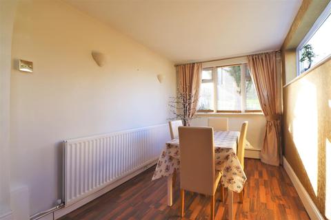 33 Taunton Close, Bexleyheath, DA7 6NN