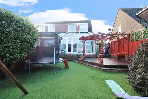 33 Taunton Close, Bexleyheath, DA7 6NN