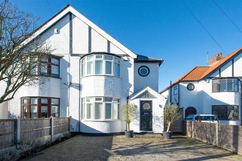 11 Bradford Close, Bromley, BR2 8NR