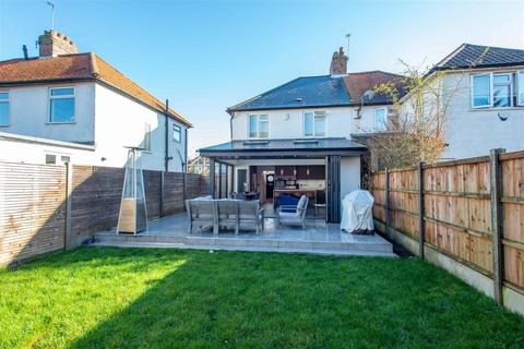 11 Bradford Close, Bromley, BR2 8NR