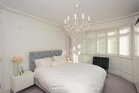 11 Bradford Close, Bromley, BR2 8NR