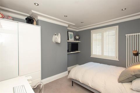 11 Bradford Close, Bromley, BR2 8NR