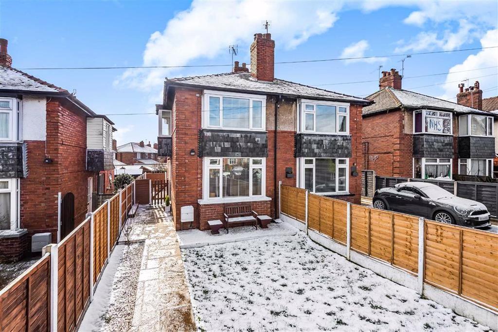 Greenfields Avenue, Harrogate, North Yorkshire 3 bed semidetached