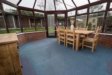 24 Barnbrook Close, Winsford, CW7 2TW