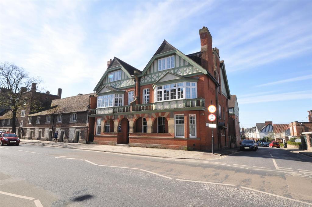 Bedford Mews, York, YO30 7EG 2 bed apartment £235,000