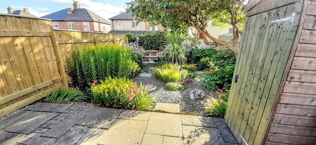 REAR GARDEN.jpg
