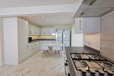 Salisbury Street, Beeston, NG9 2EQ