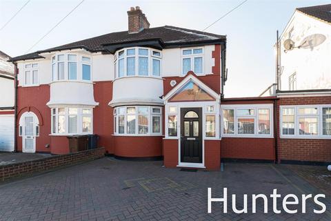 32 Eton Avenue, Hounslow, TW5 0HB