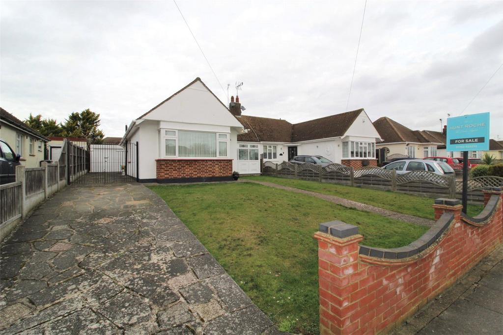 Thorndon Park Drive, LeighonSea, SS9 2 bed bungalow £375,000