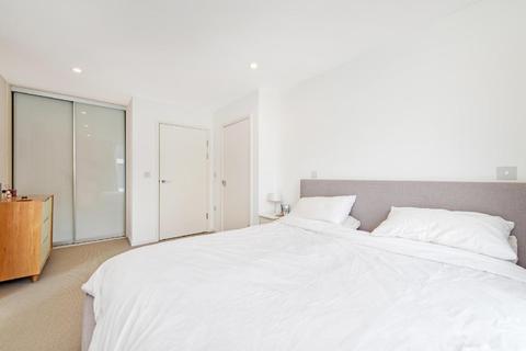 190 Dance Square, London, EC1V 3AN