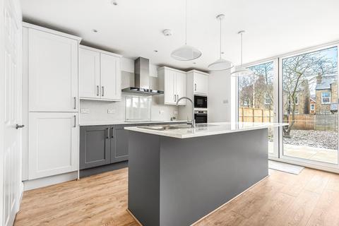 20 Cobham Road, Kingston Upon Thames, KT1 3AF