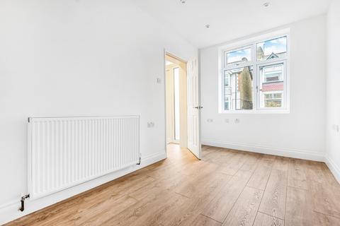 20 Cobham Road, Kingston Upon Thames, KT1 3AF