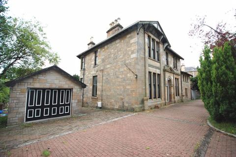 3 Bruce Road, Glasgow, G41 5EL