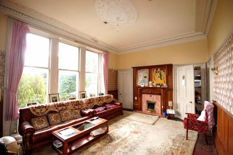 3 Bruce Road, Glasgow, G41 5EL