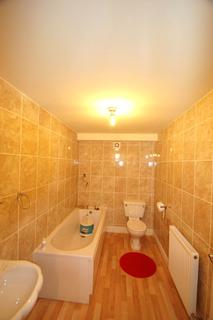3 Bruce Road, Glasgow, G41 5EL