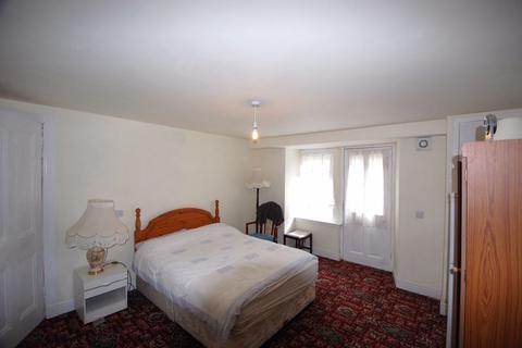 3 Bruce Road, Glasgow, G41 5EL