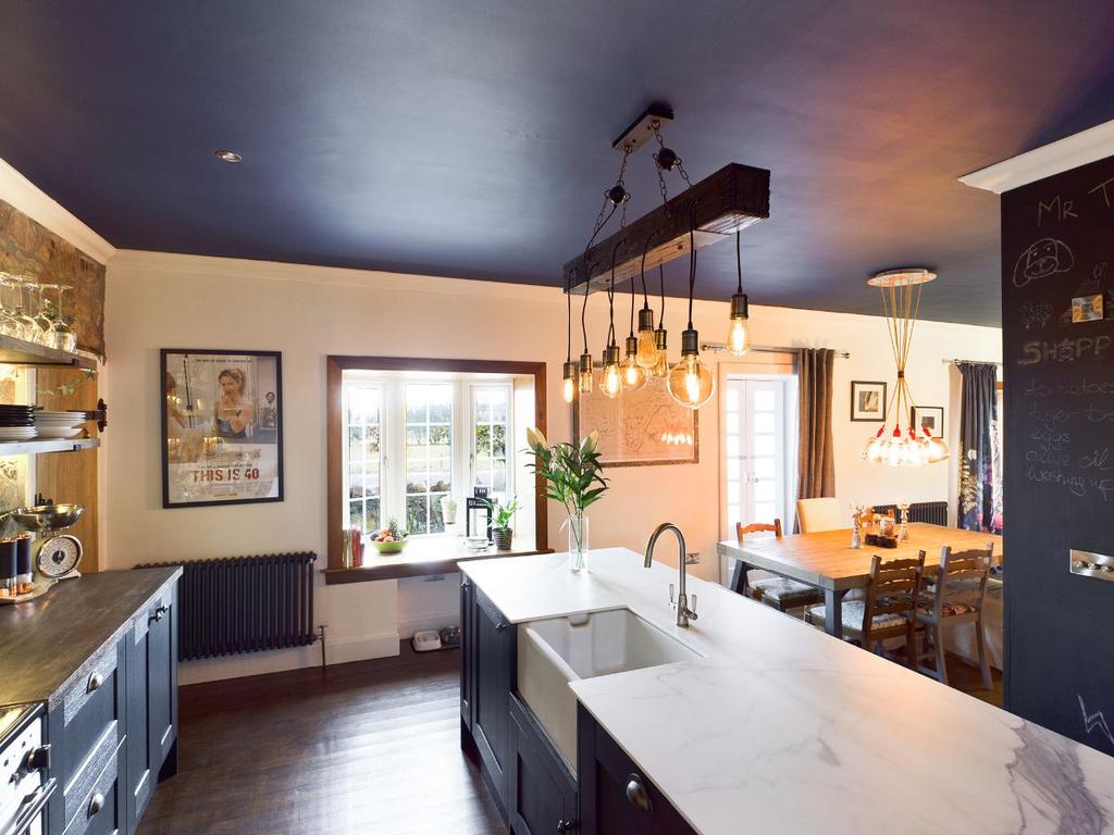 Kitchen (c)