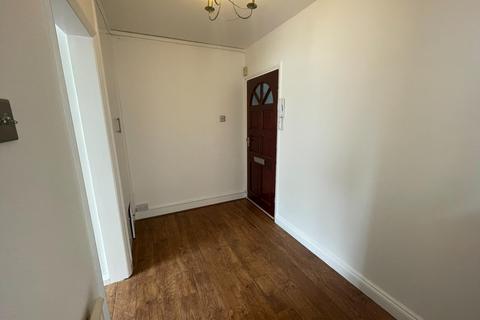 2 bedroom flat to rent, Talbot Court, Wirral CH43