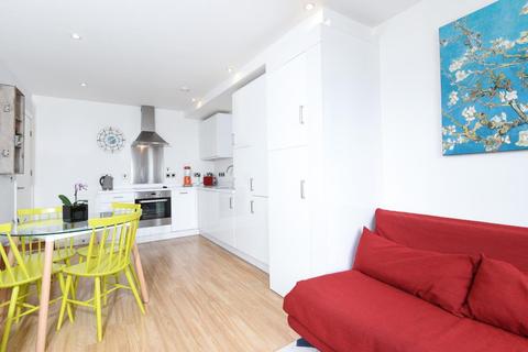 53 Garden Road, Richmond, TW9 4NR