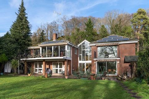 Willowbrae The Warren, Caversham, Reading, RG4 7TQ