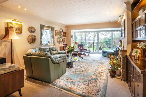 Willowbrae The Warren, Caversham, Reading, RG4 7TQ