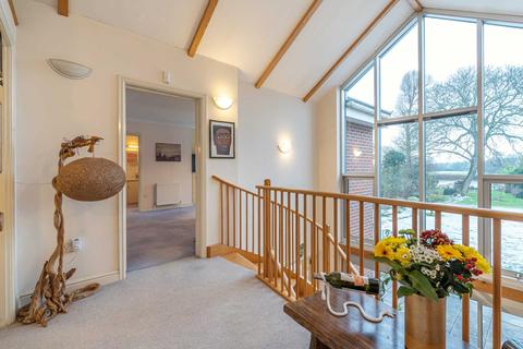 Willowbrae The Warren, Caversham, Reading, RG4 7TQ