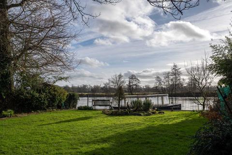 Willowbrae The Warren, Caversham, Reading, RG4 7TQ