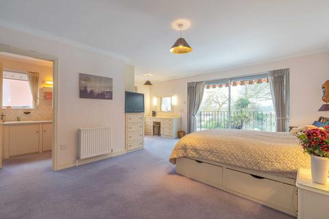 Willowbrae The Warren, Caversham, Reading, RG4 7TQ
