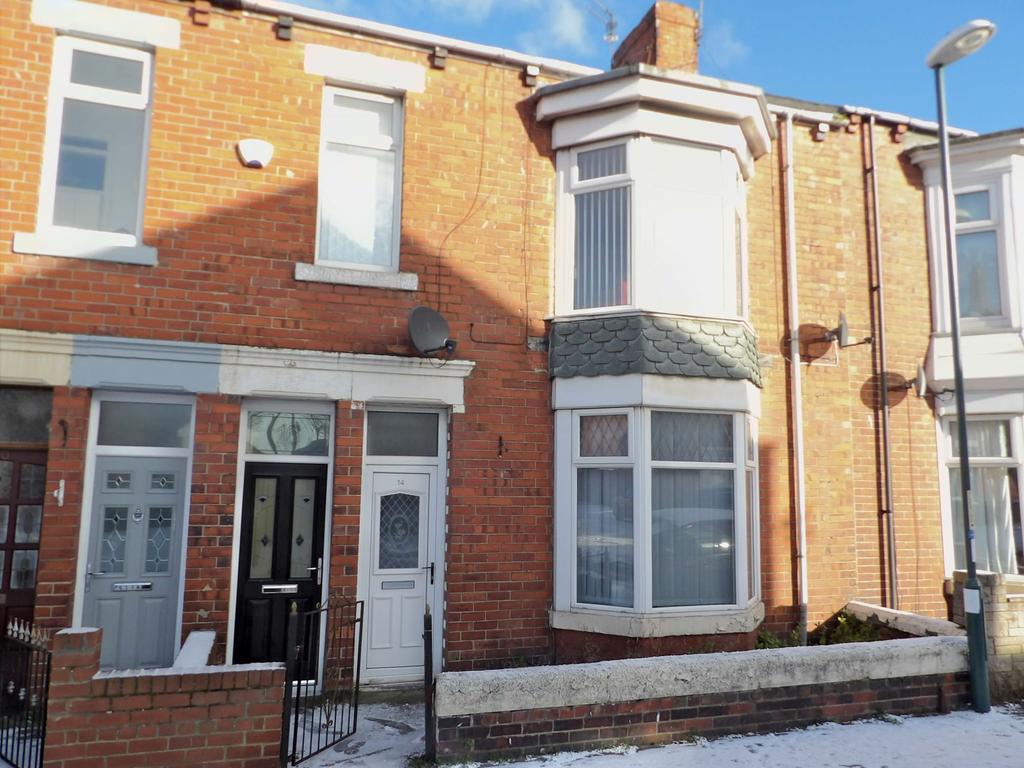 Armstrong Terrace, South Shields, Tyne and Wear, NE33 4LE 2 bed ground floor flat £450 pcm (£