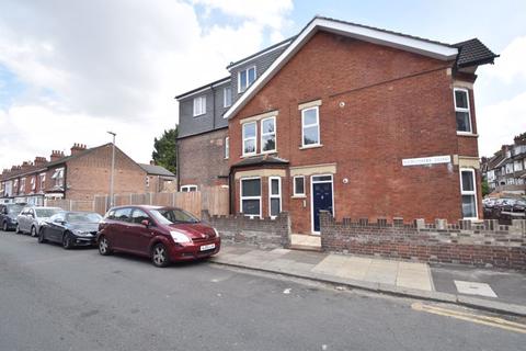 5 bedroom block of apartments for sale - Newcombe Road, Luton