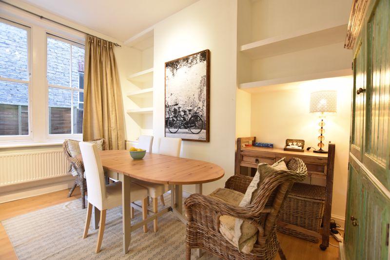 Balaclava Road, Surbiton 5 bed semidetached house £2,800 pcm (£646 pw)