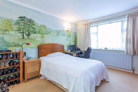 9 Rushey Close, New Malden, KT3 5BW