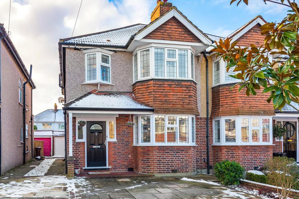 Hawkhurst Way, West Wickham 3 bed semidetached house £665,000