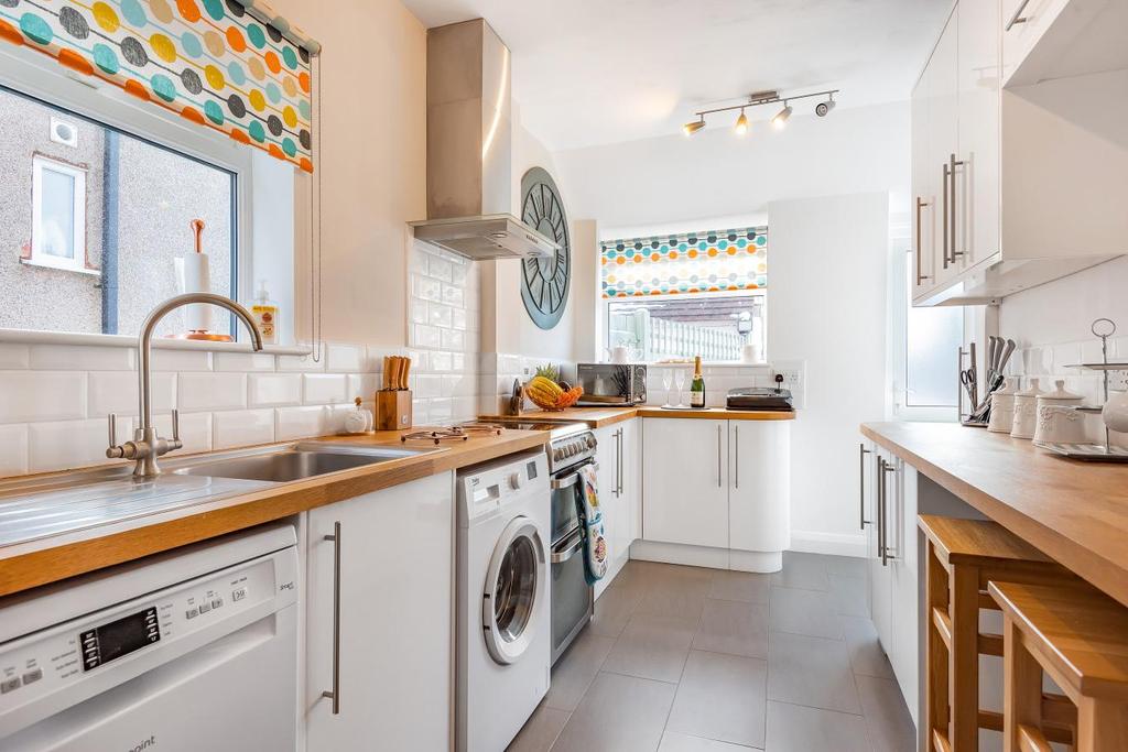 Hawkhurst Way, West Wickham 3 bed semidetached house £665,000