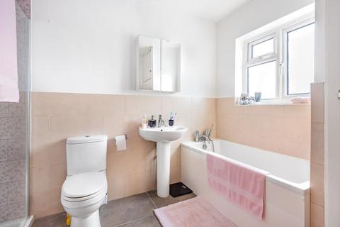 65 Hawkhurst Way, West Wickham, BR4 9PE