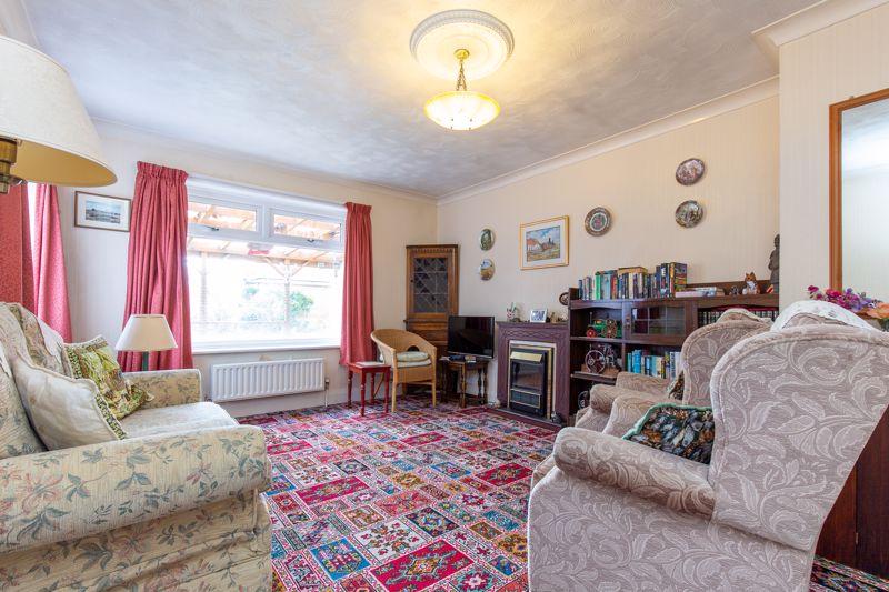 St. James Road, Emsworth 2 bed detached bungalow £365,000