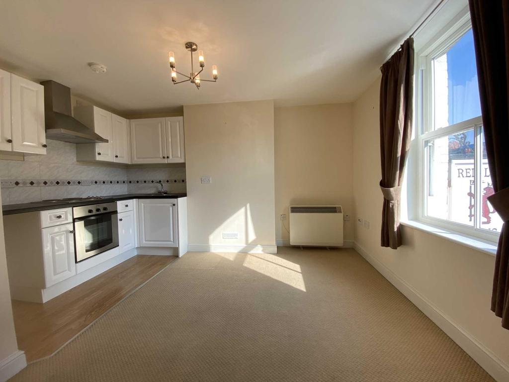 Normandy Street, Alton 2 bed apartment £795 pcm (£183 pw)