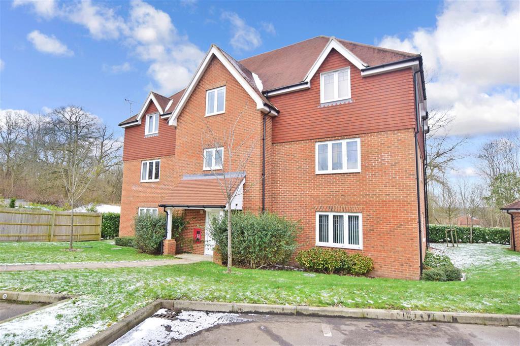 Parklands Drive, Cranleigh, Surrey 2 bed ground floor flat £67,500