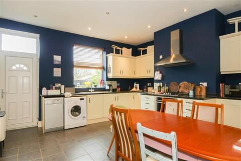68 Middleton Road, Morley, Leeds, LS27 8BR