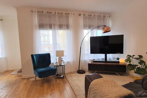 Flat 3, Wren Court, 1 Magdalene Gardens, London, N20 0AF